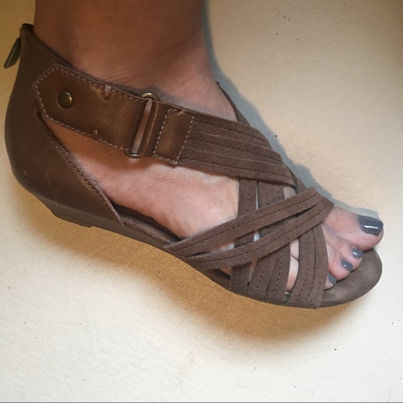 Suede Criss Cross Sandles - Picture 4 of 4